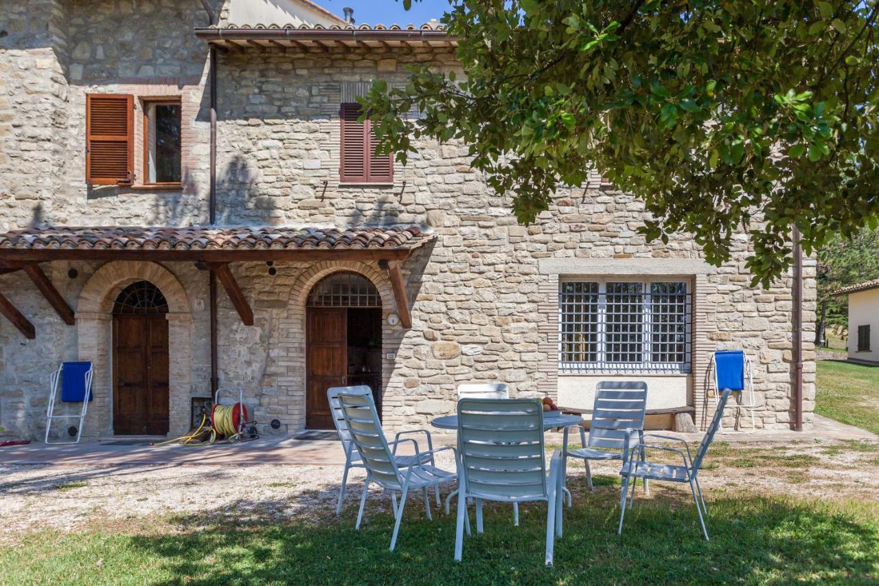 Villamena Assisi Bagian luar foto