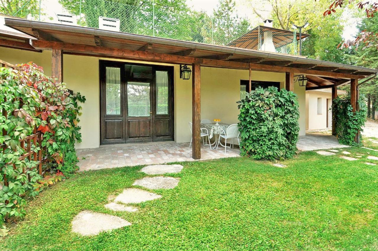 Villamena Assisi Bagian luar foto
