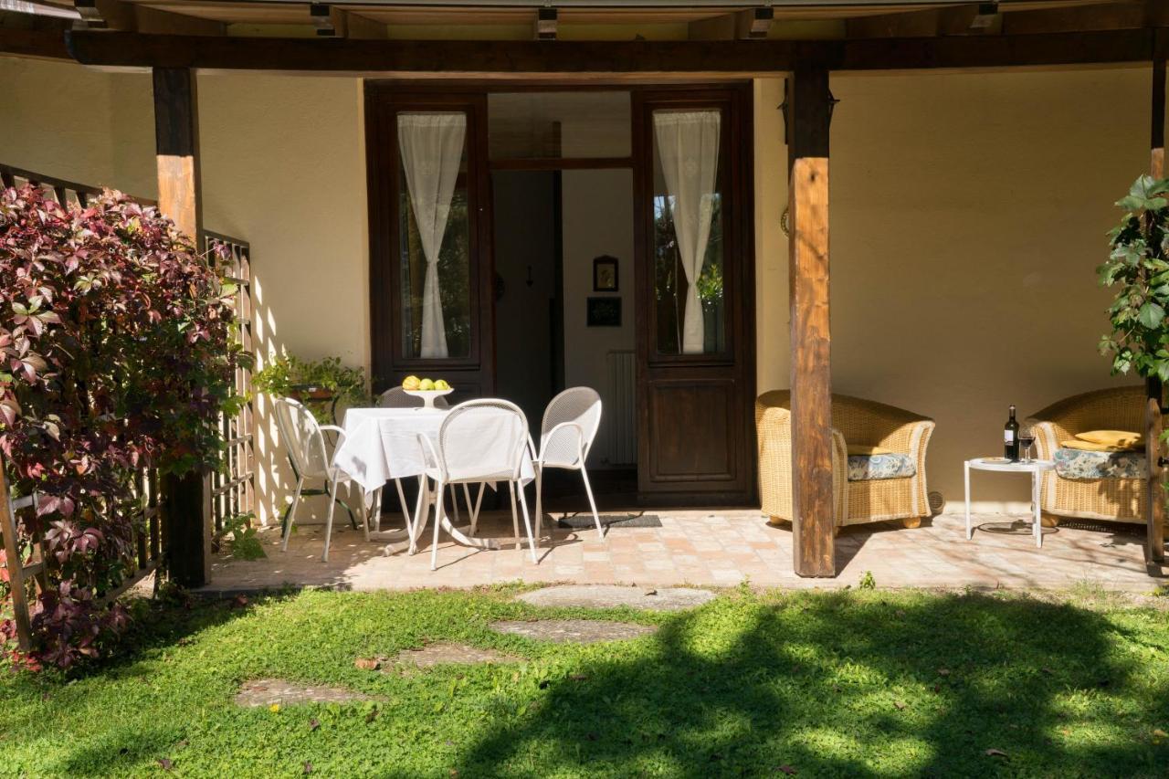 Villamena Assisi Bagian luar foto