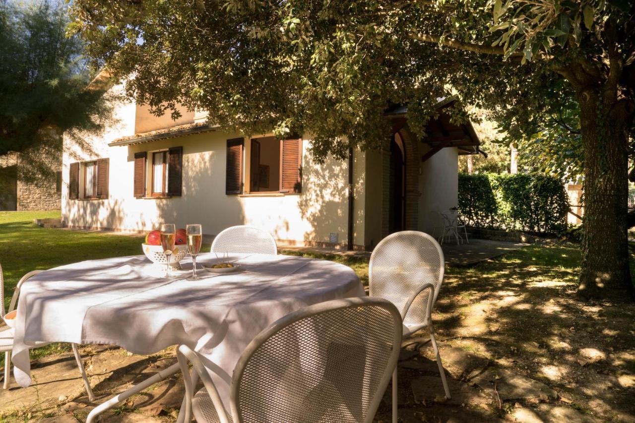 Villamena Assisi Bagian luar foto